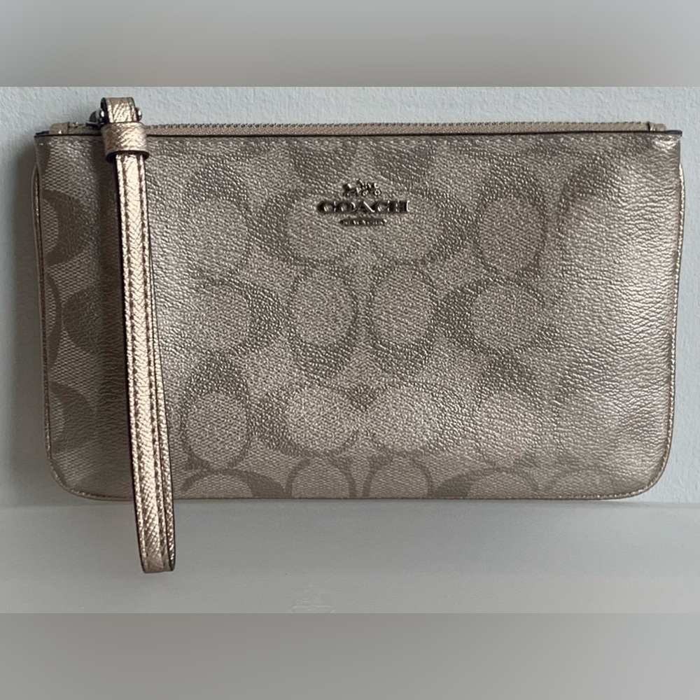 Coach F39667 Large Single Zip Wristlet